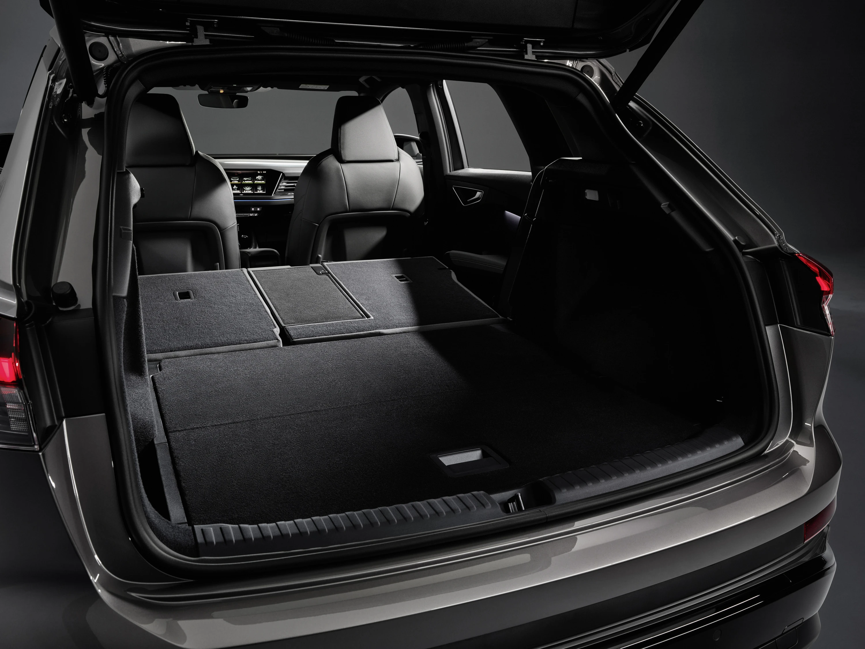 Audi Q4 45 e-tron trunk view