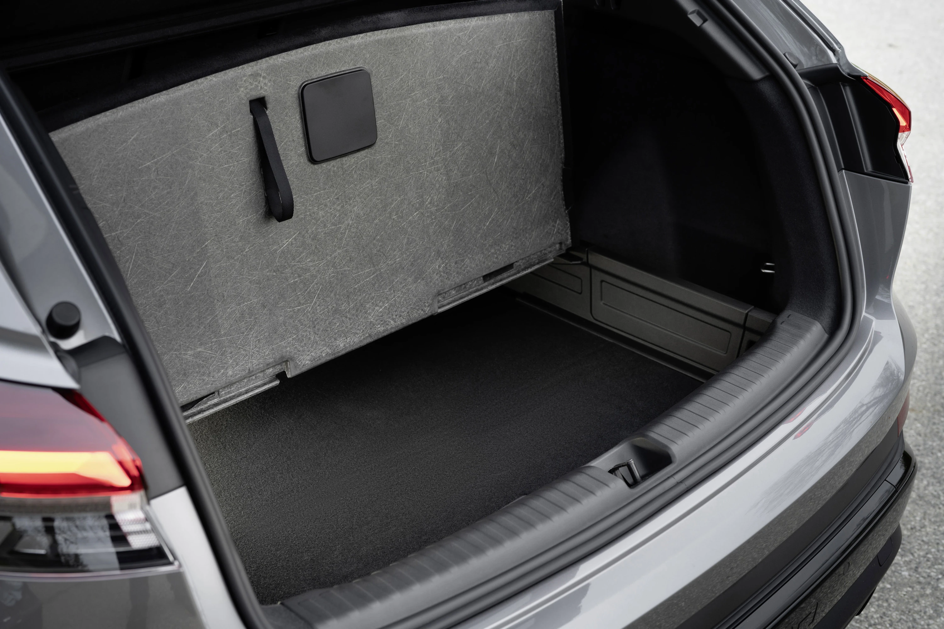 Audi Q4 45 e-tron trunk view