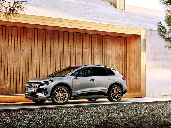 Audi Q4 55 e-tron quattro exterior view