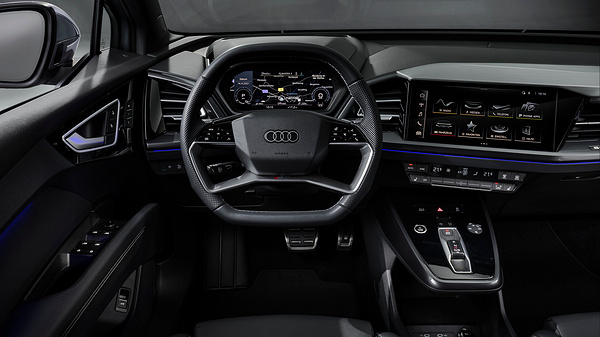 Audi Q4 55 e-tron quattro screens view