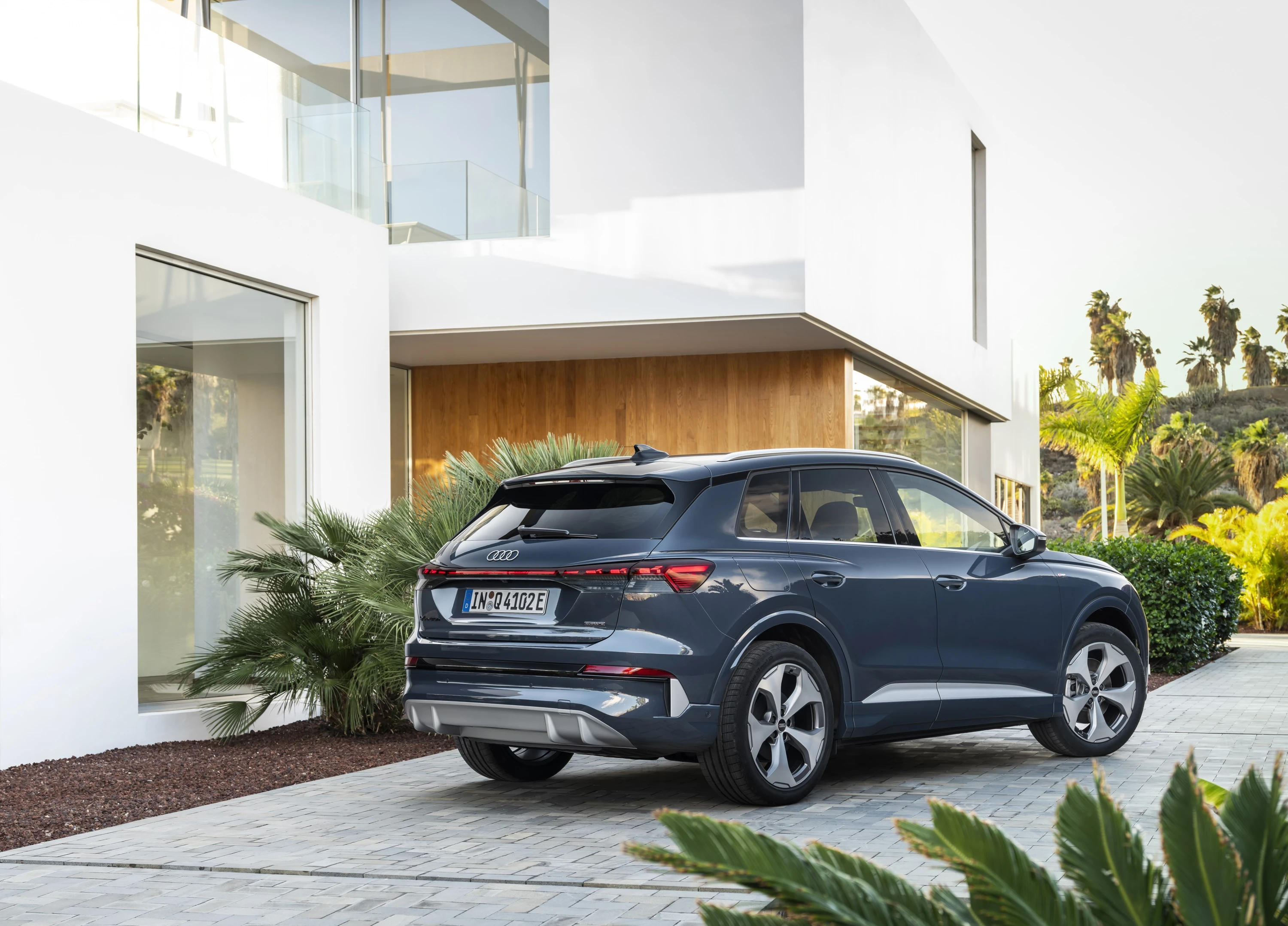 Audi Q4 e-tron performance exterior view