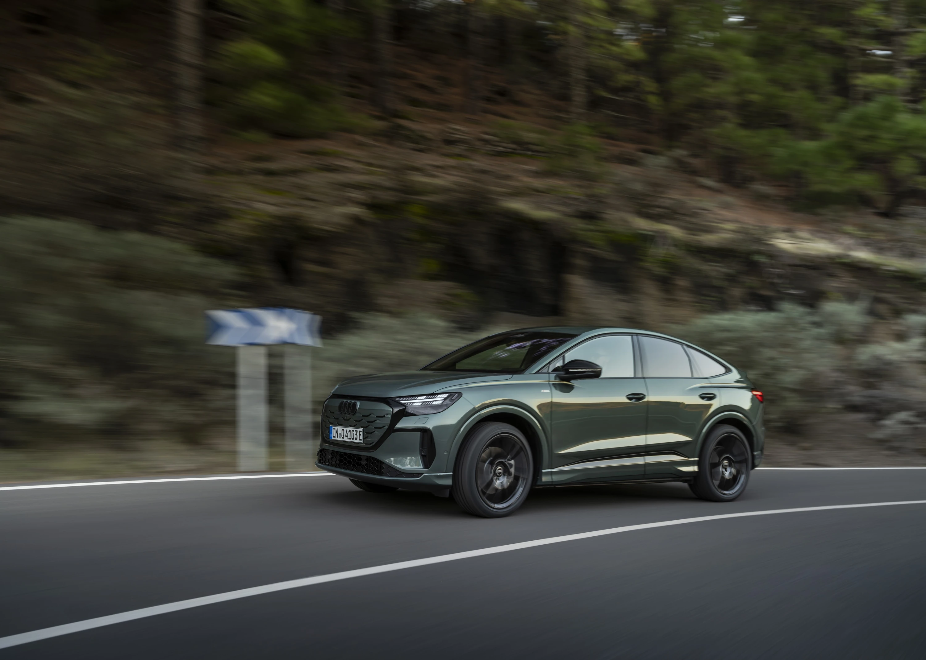 Audi Q4 e-tron Sportback performance dynamic view