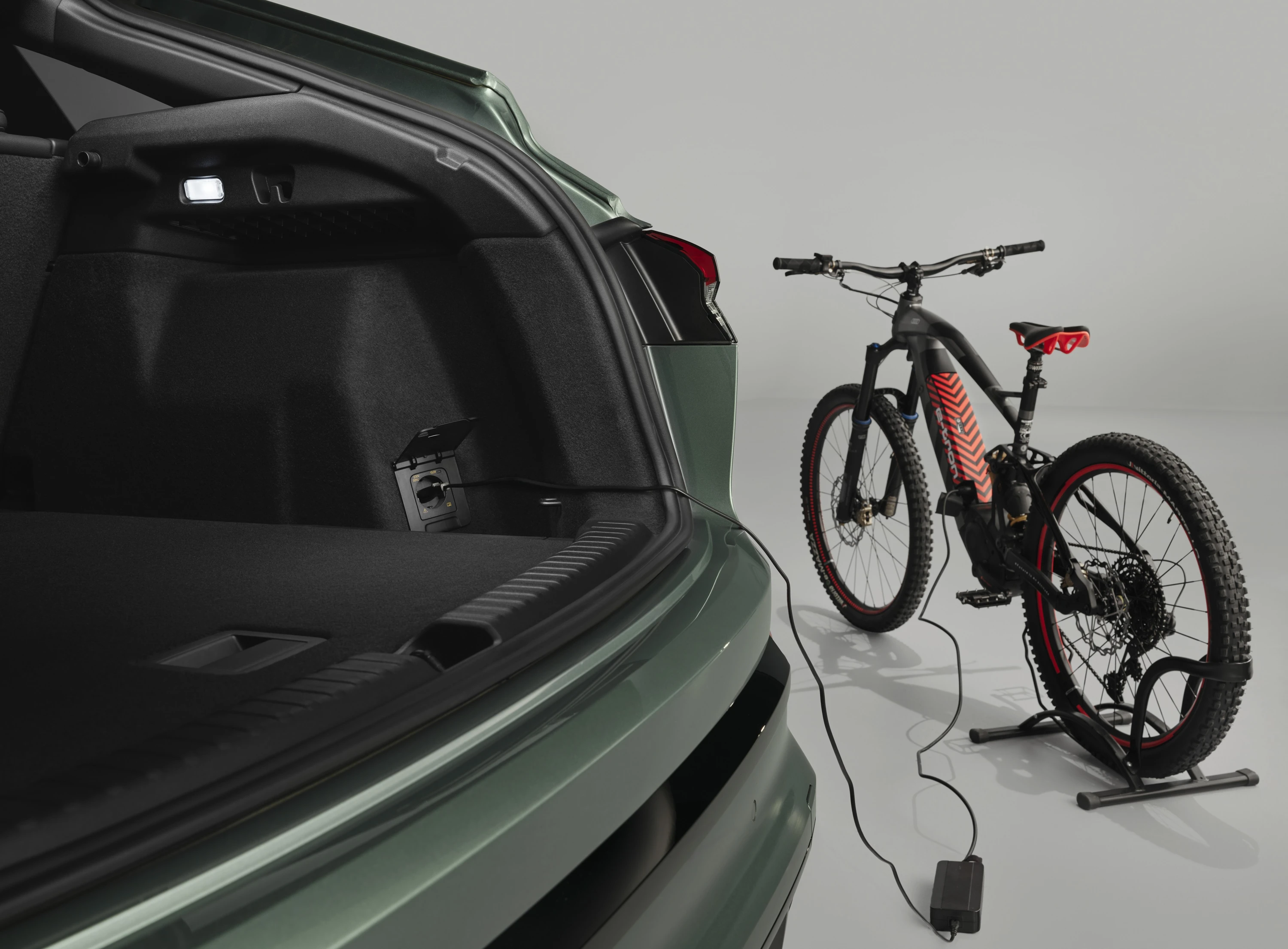 Audi Q4 e-tron Sportback performance technology view