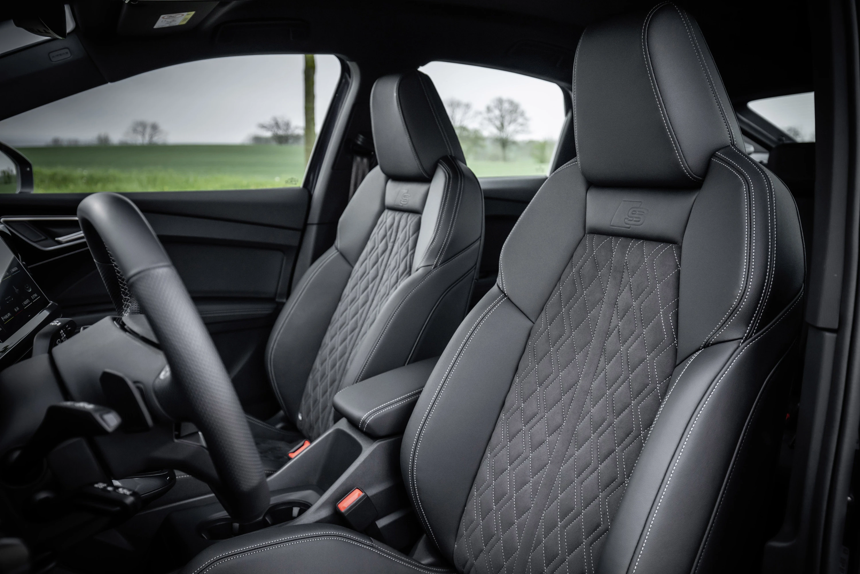 Audi Q4 Sportback 45 e-tron frontseats view
