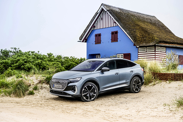 Audi Q4 Sportback 55 e-tron quattro exterior view