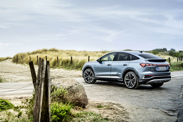 Audi Q4 Sportback 55 e-tron quattro exterior view