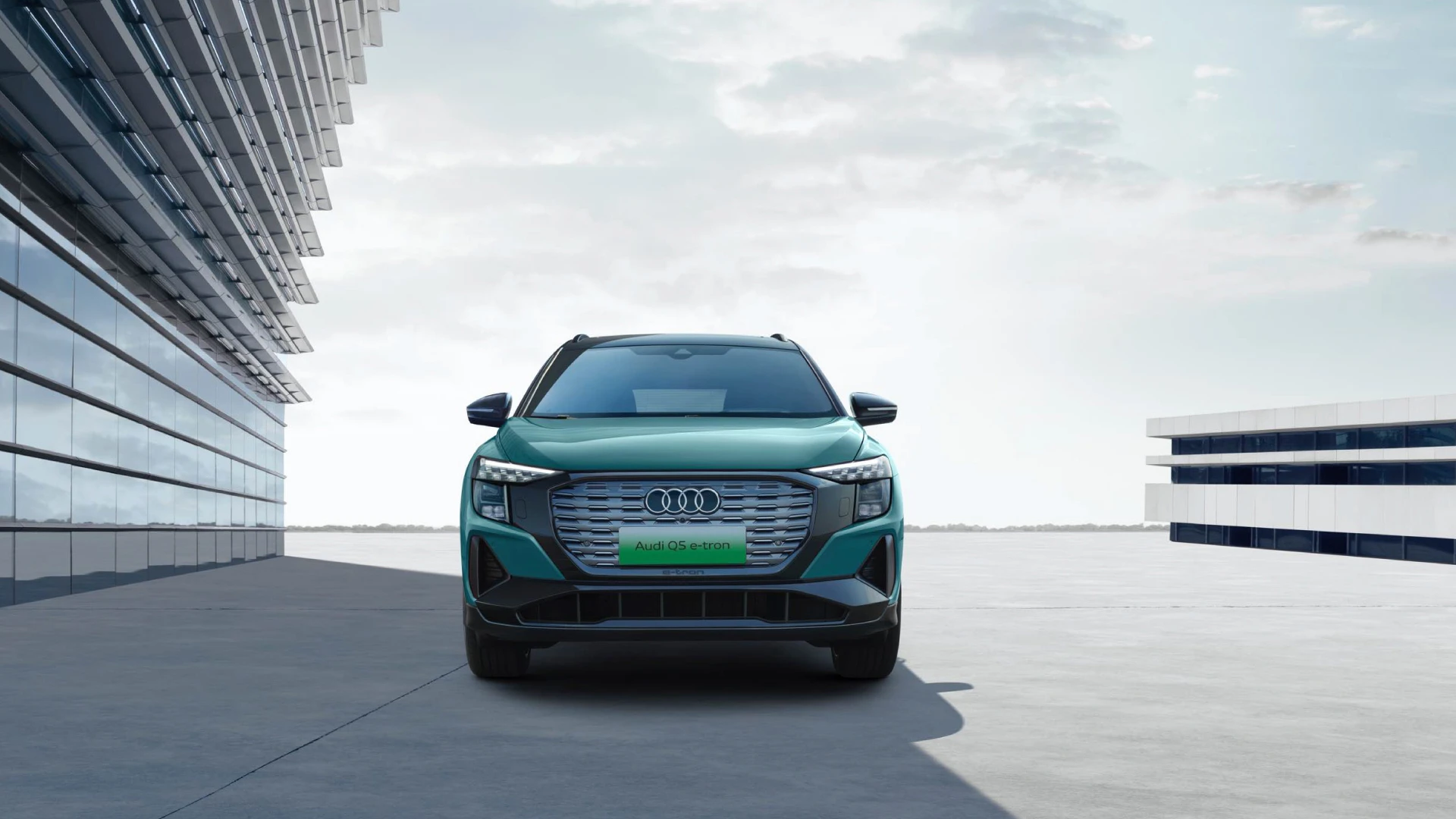 Audi Q5 e-tron 40 exterior view