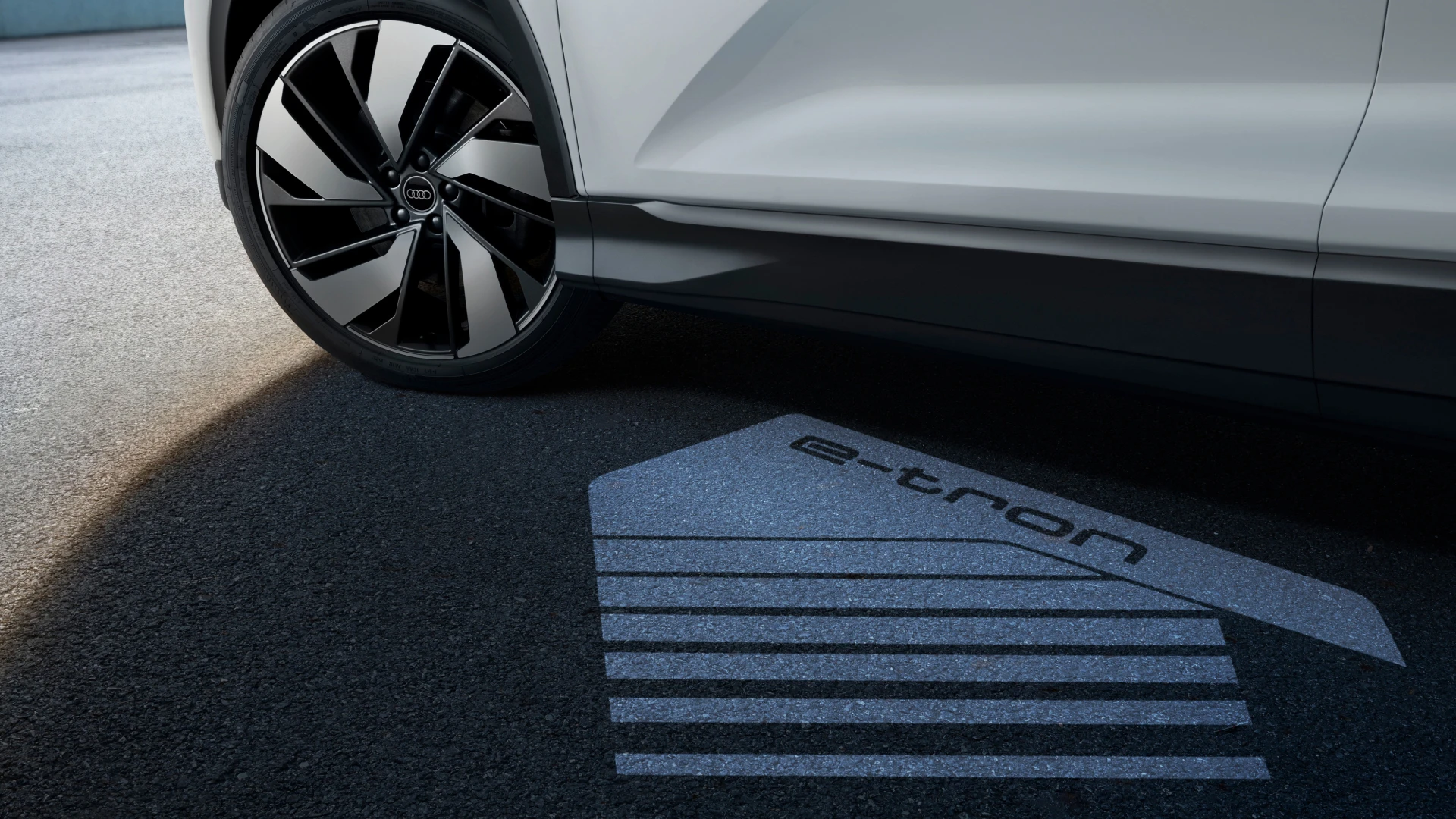 Audi Q5 e-tron 40 details view