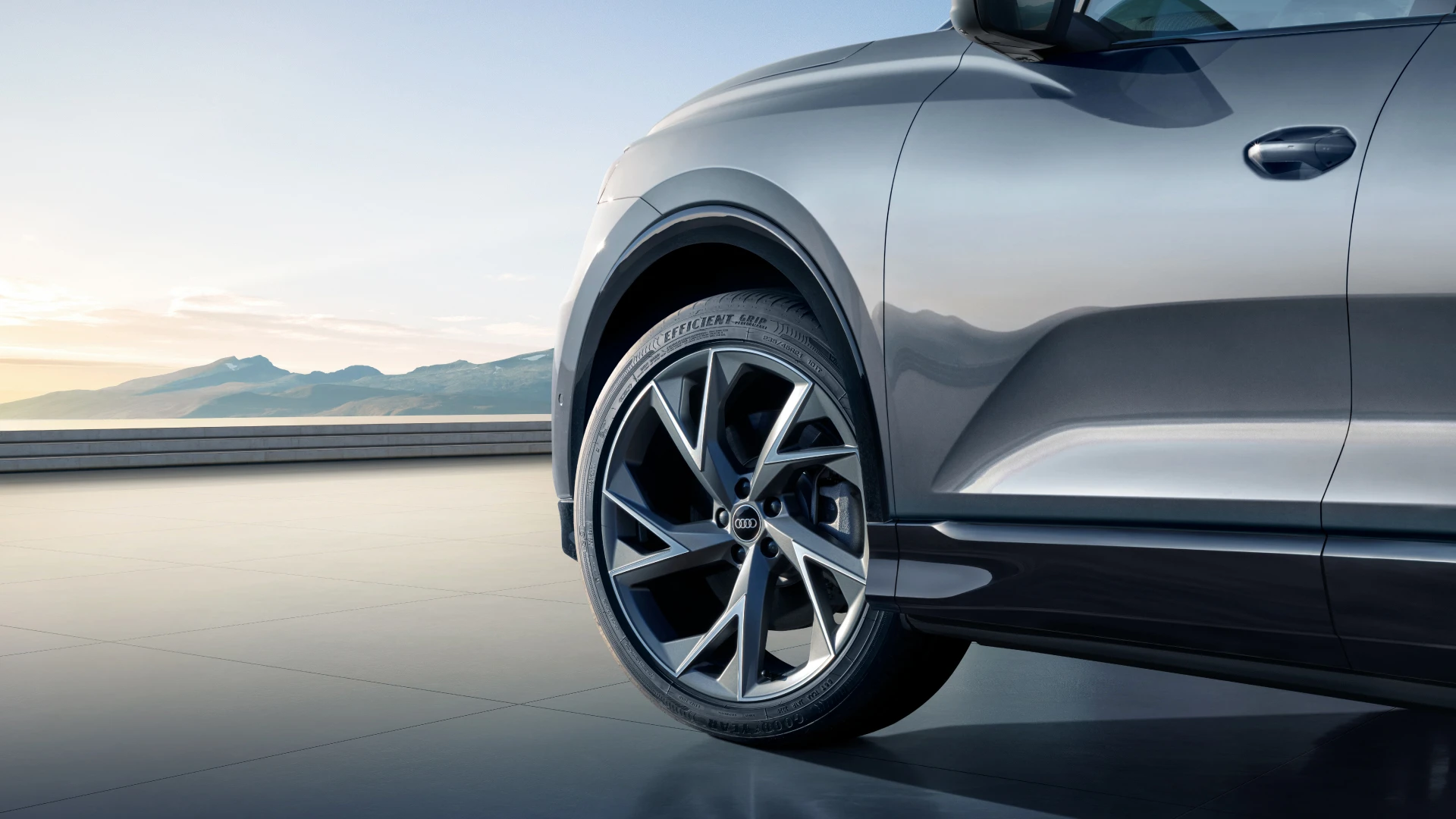 Audi Q5 e-tron 40 wheels view