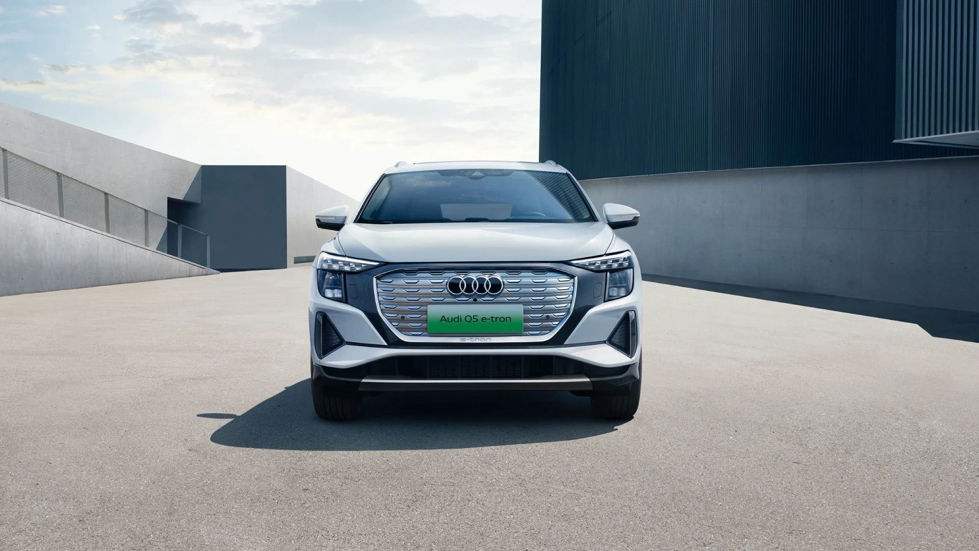 Audi Q5 e-tron 50 quattro exterior view