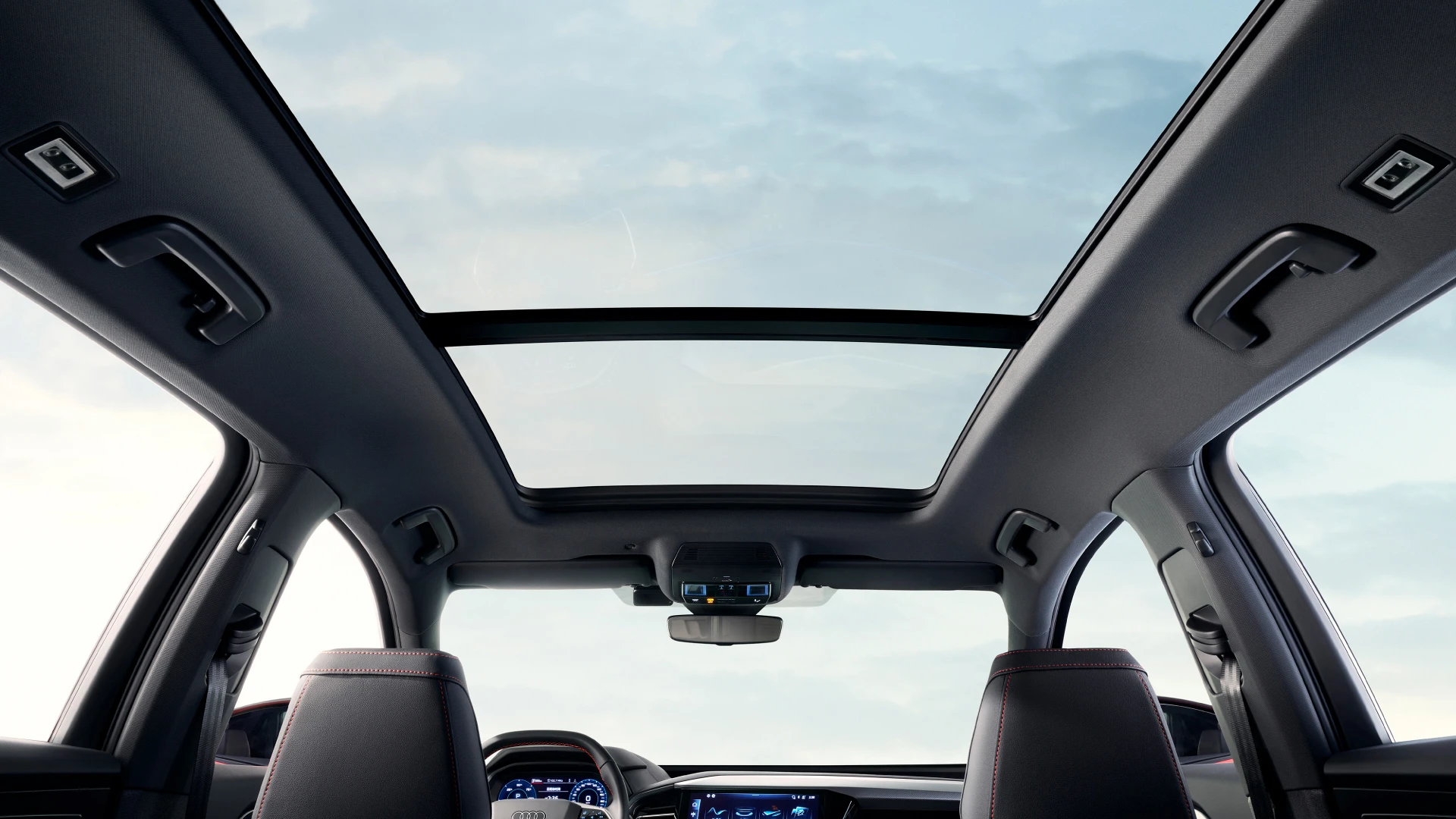 Audi Q5 e-tron 50 quattro roof view