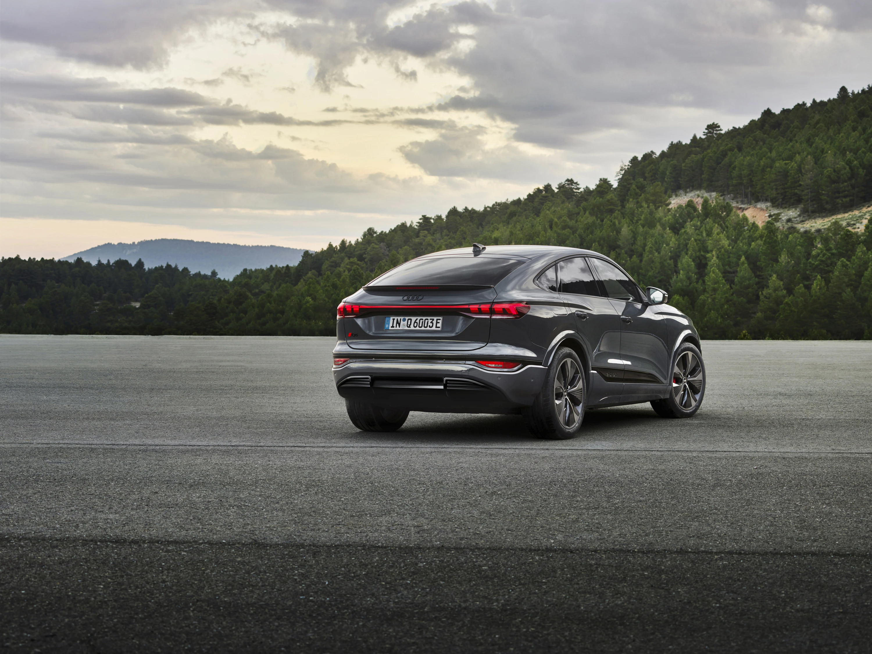 Audi Q6 Sportback e-tron exterior view