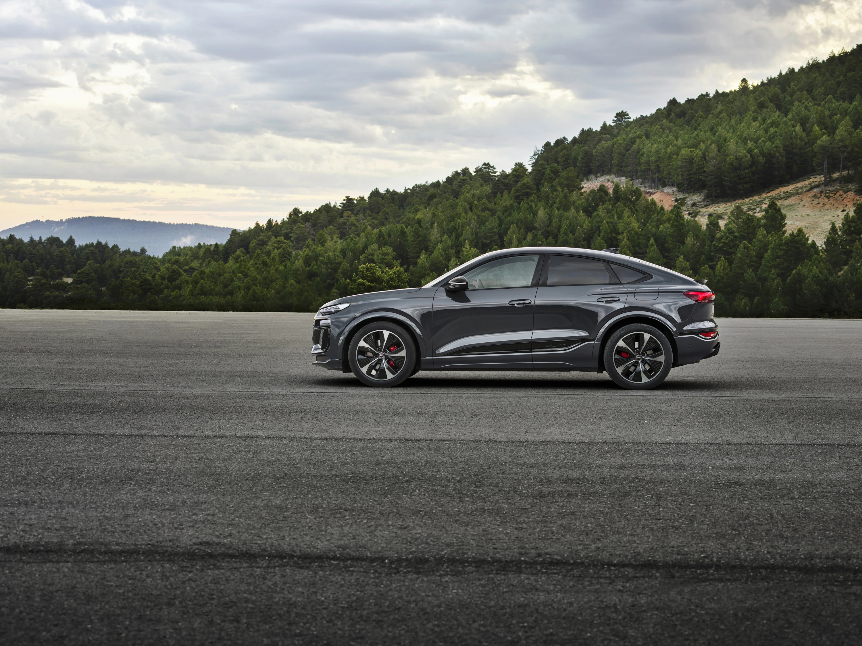 Audi Q6 Sportback e-tron exterior view