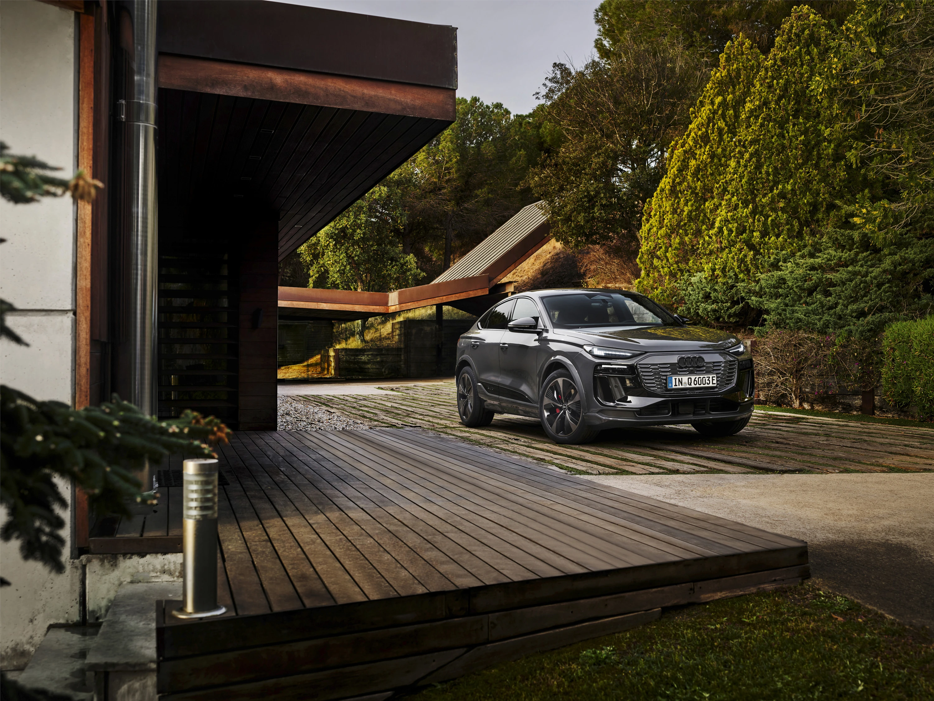 Audi Q6 Sportback e-tron exterior view