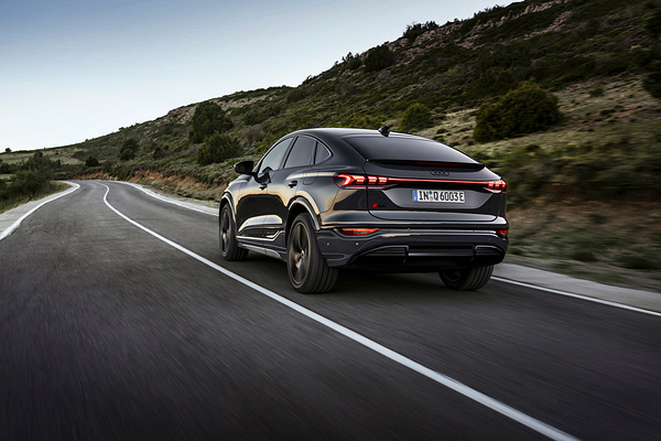 Audi Q6 Sportback e-tron performance dynamic view