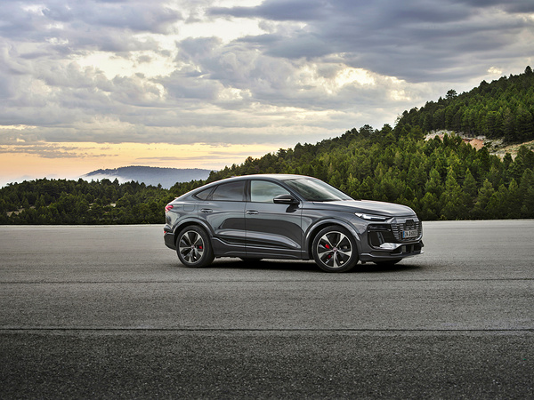 Audi Q6 Sportback e-tron performance exterior view
