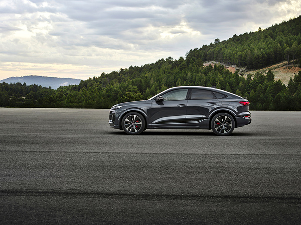 Audi Q6 Sportback e-tron performance exterior view