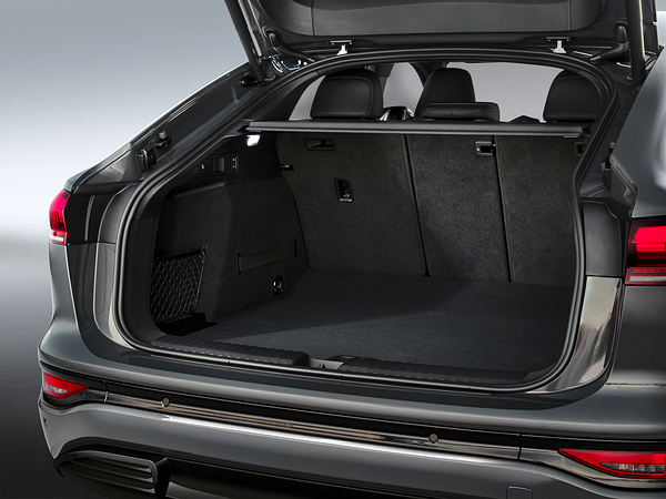 Audi Q6 Sportback e-tron performance trunk view
