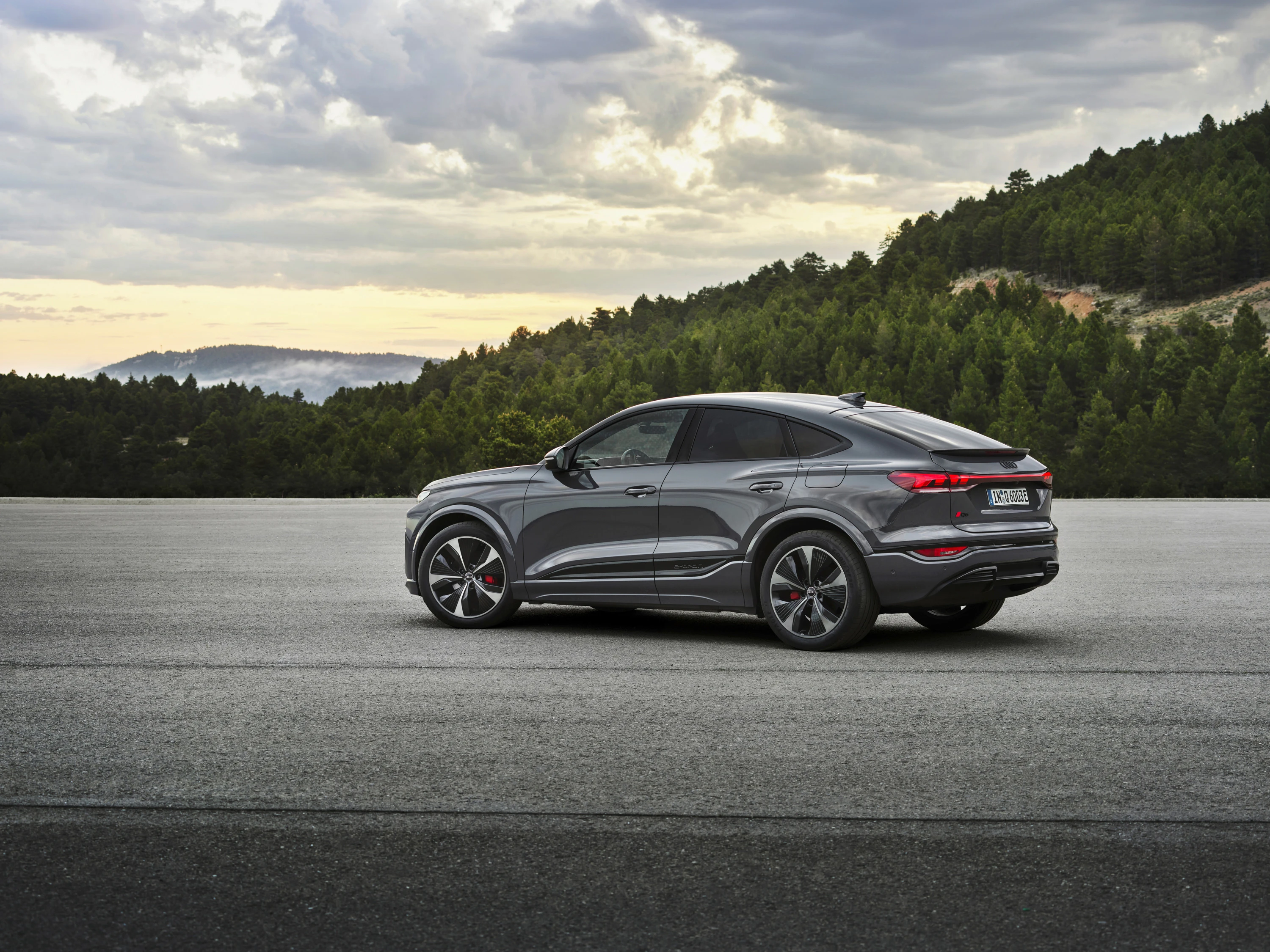 Audi Q6 Sportback e-tron quattro exterior view