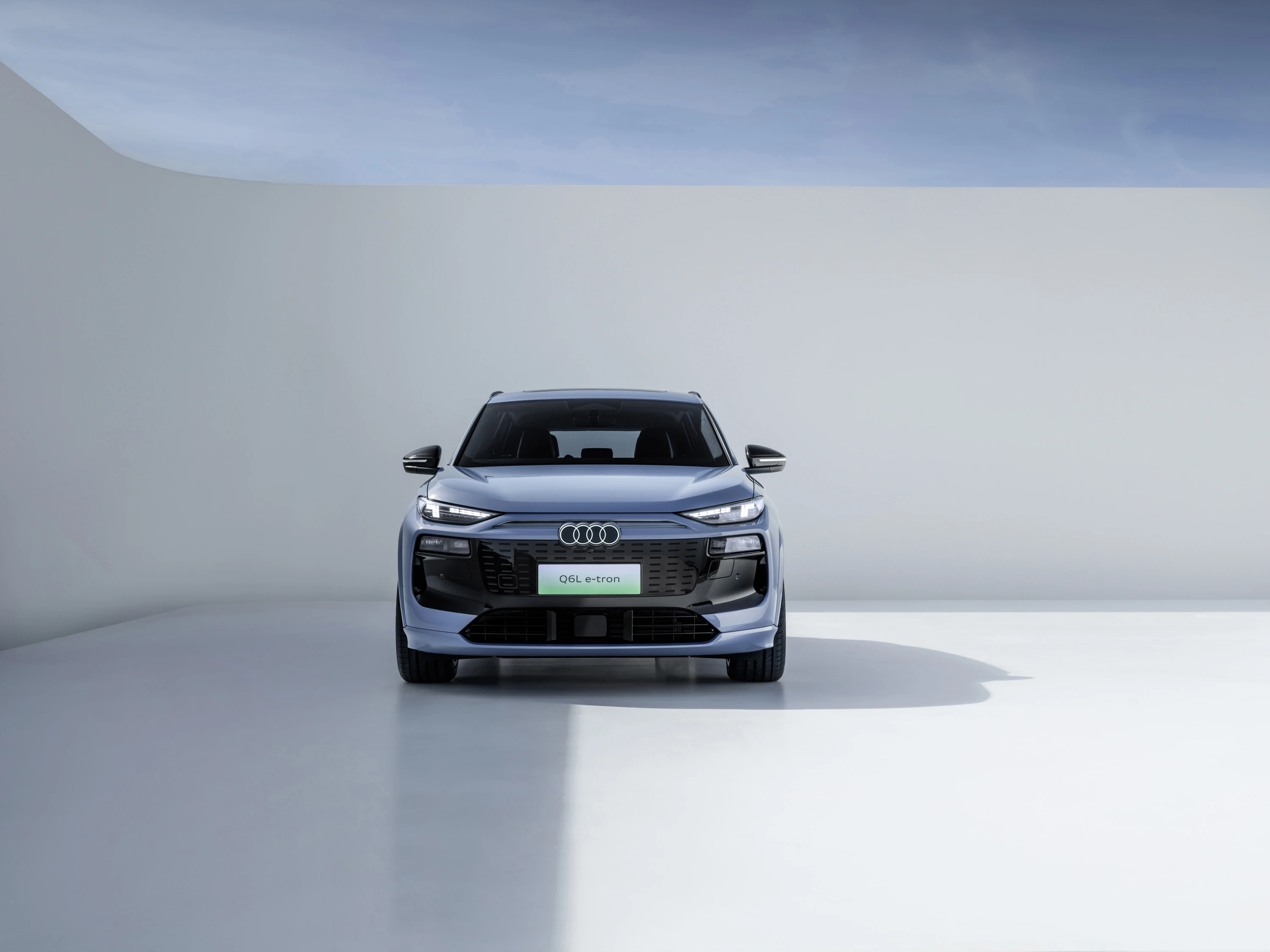 Audi Q6L e-tron quattro exterior view