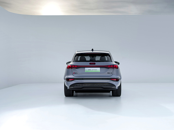 Audi Q6L e-tron quattro exterior view