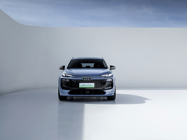 Audi Q6L e-tron quattro exterior view