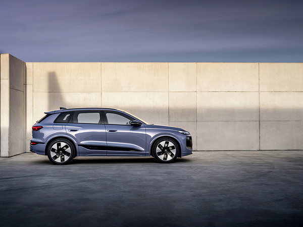 Audi Q6L e-tron quattro exterior view