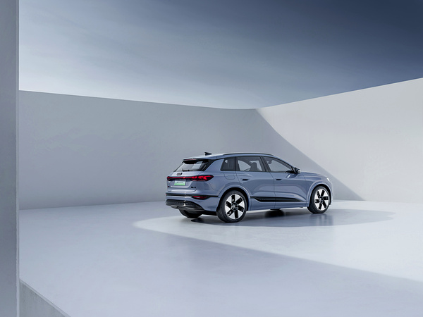 Audi Q6L e-tron quattro exterior view