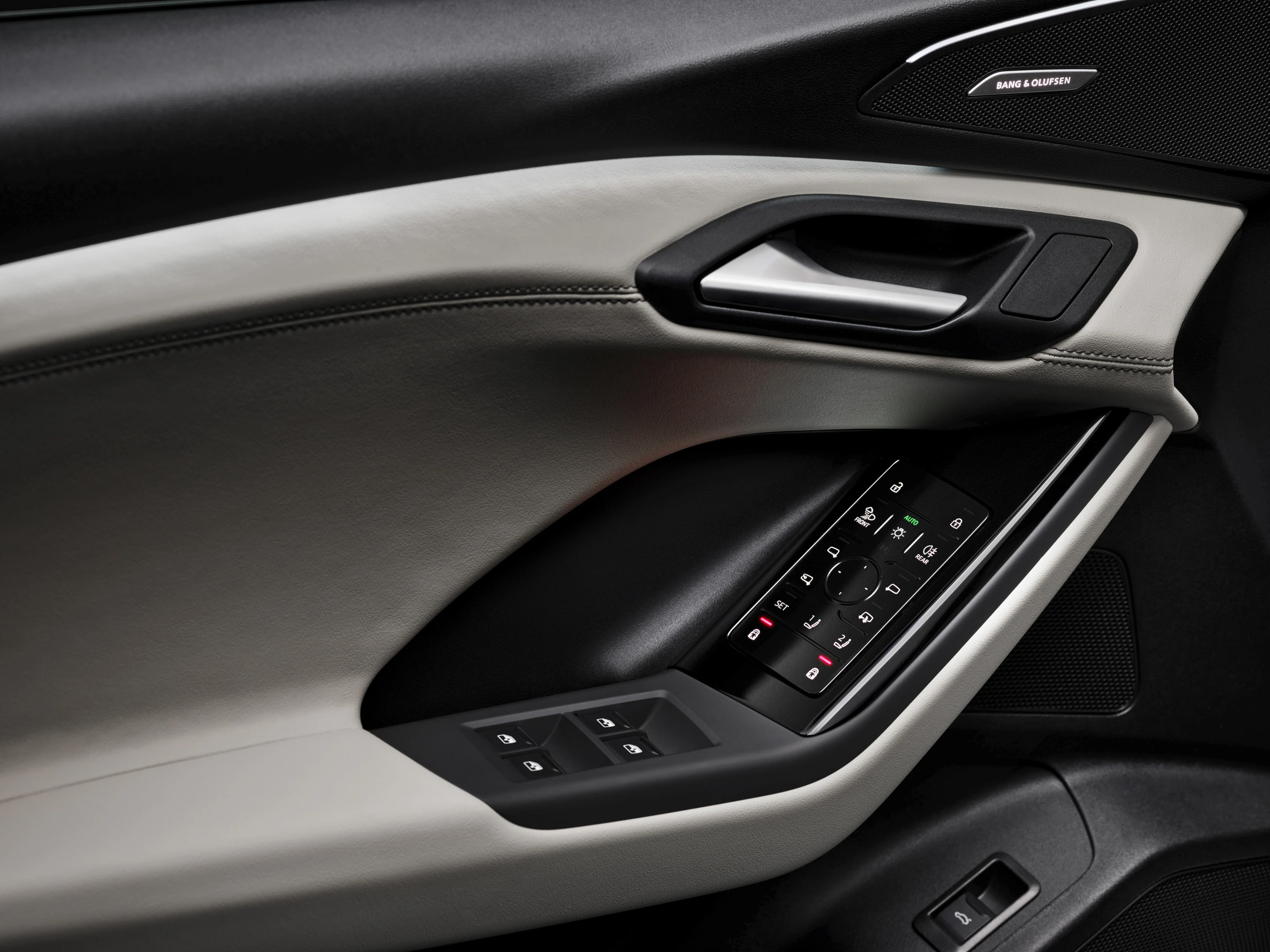 Audi SQ6 e-tron interior view