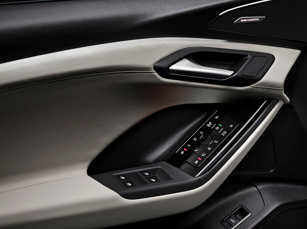 Audi SQ6 e-tron interior view
