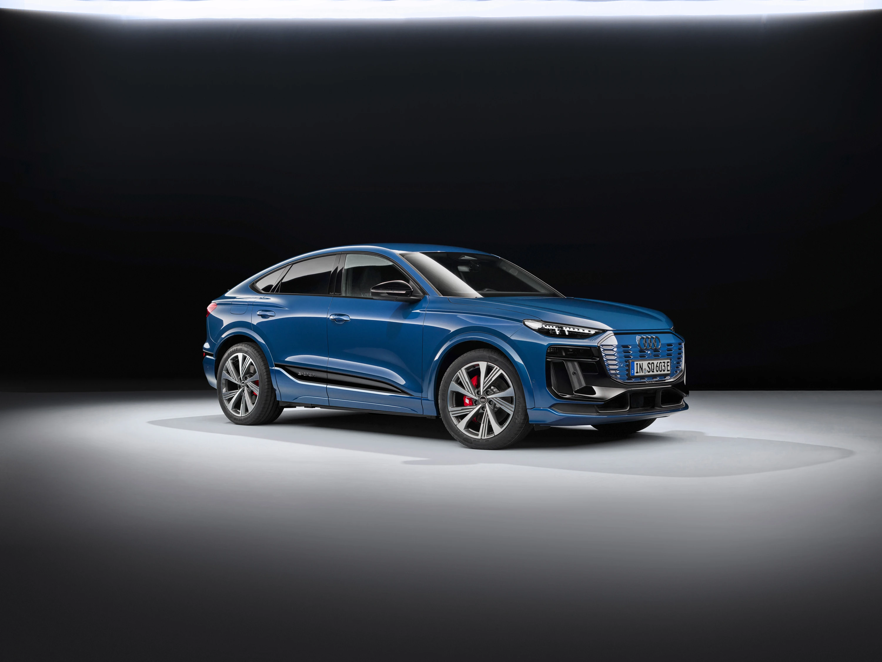 Audi SQ6 Sportback e-tron exterior view
