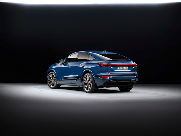 Audi SQ6 Sportback e-tron exterior view