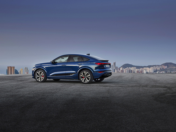 Audi SQ6 Sportback e-tron exterior view