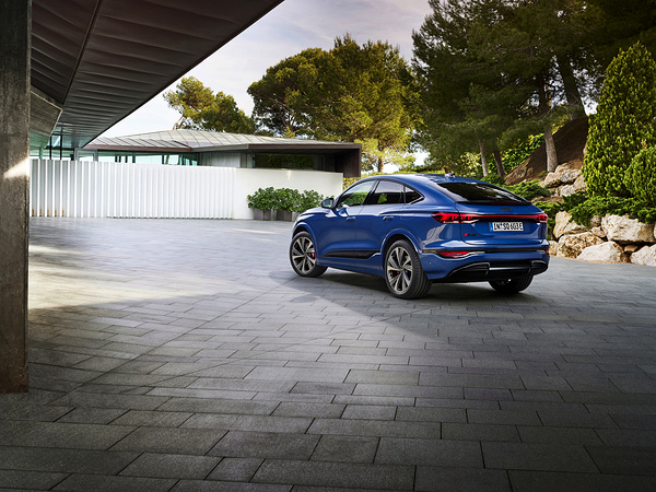 Audi SQ6 Sportback e-tron exterior view