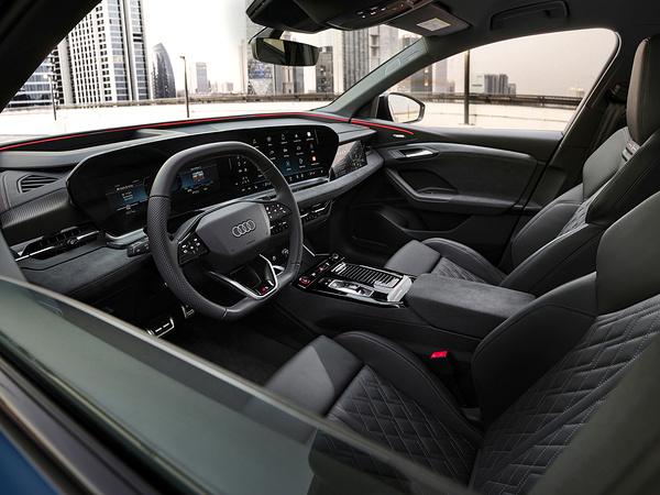 Audi SQ6 Sportback e-tron frontseats view