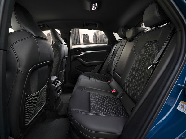 Audi SQ6 Sportback e-tron secondrowseats view