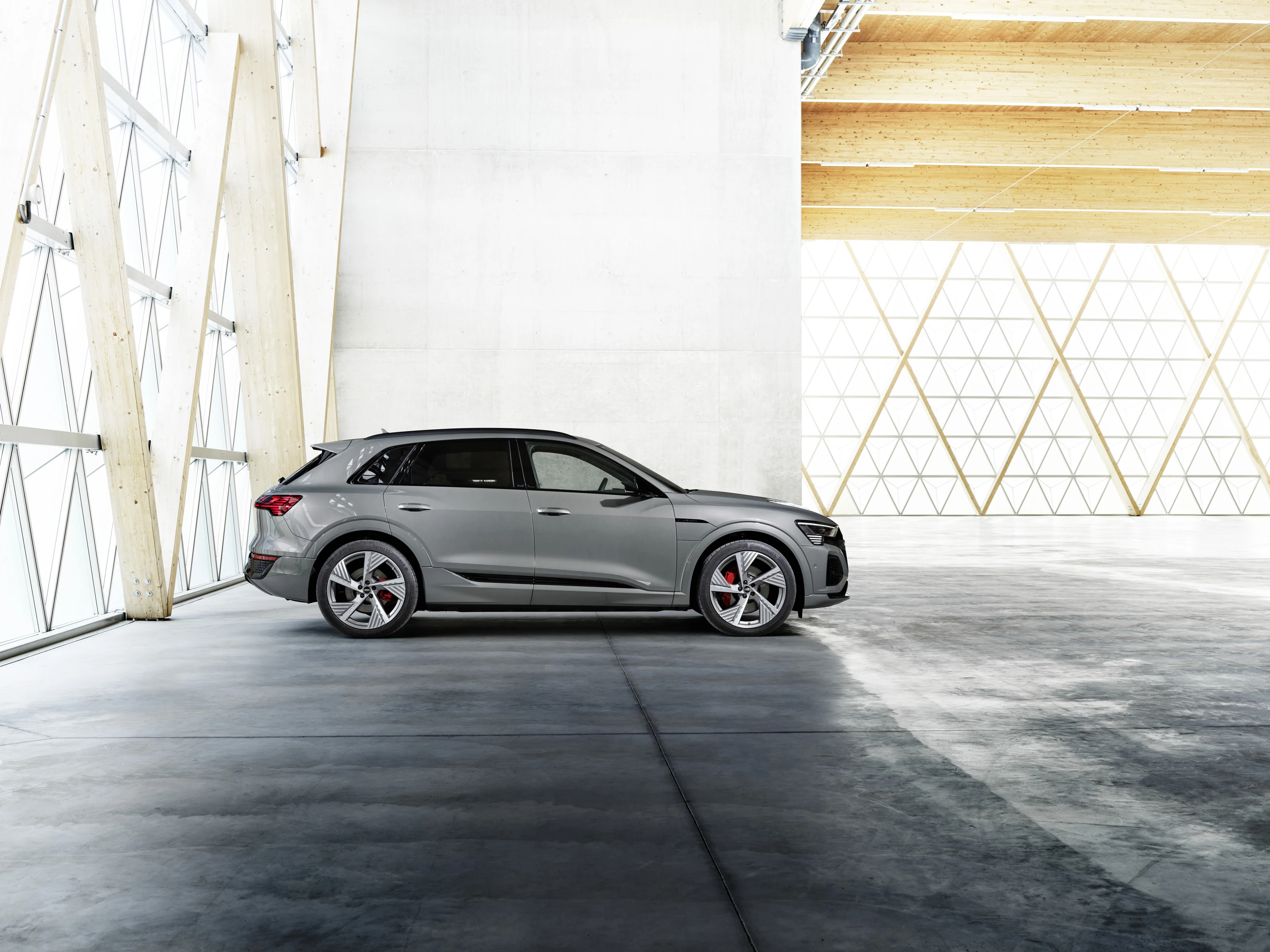 Audi Q8 55 e-tron exterior view
