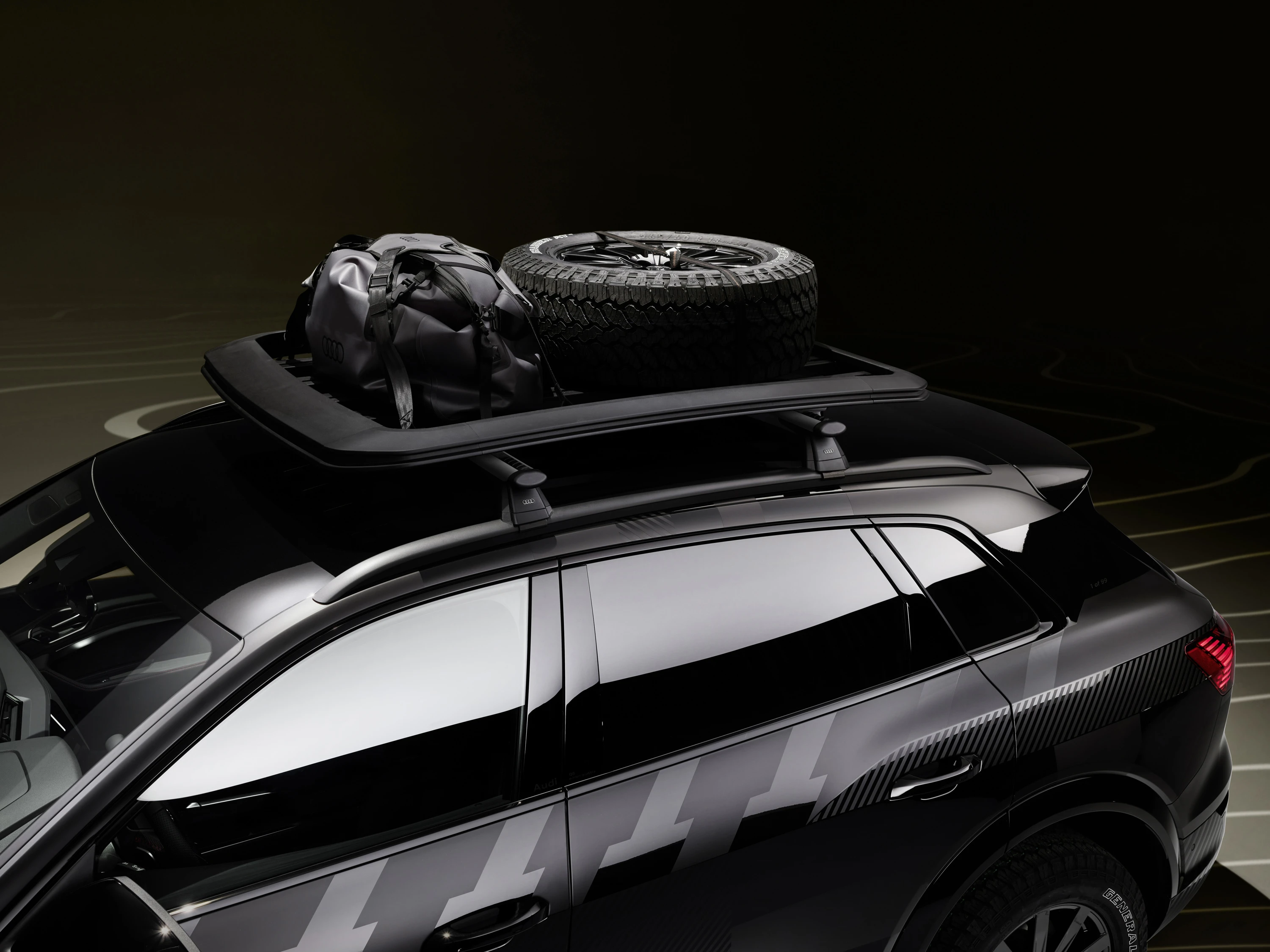 Audi Q8 e-tron edition Dakar roofcargo view