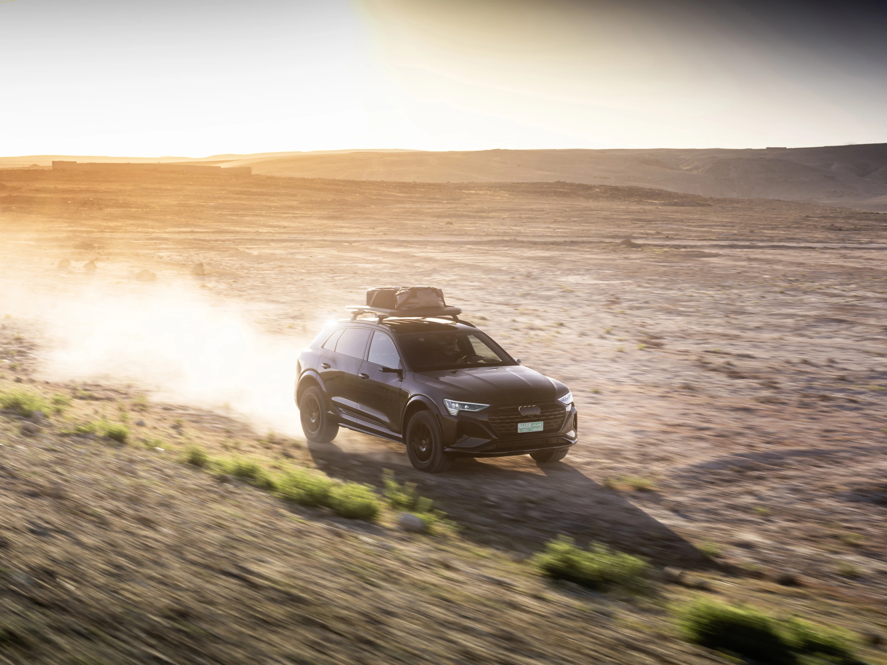 Audi Q8 e-tron edition Dakar dynamic view