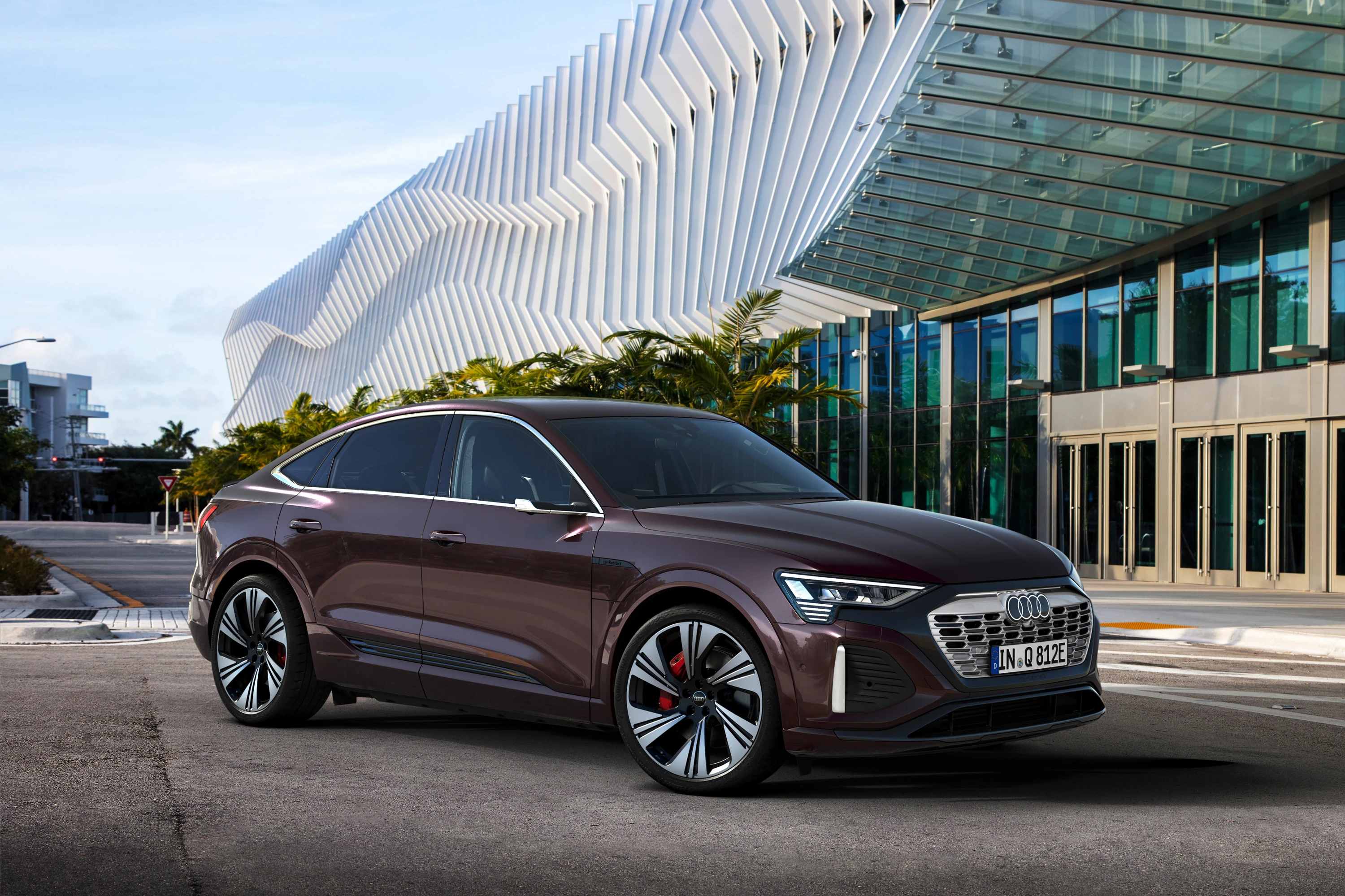 Audi Q8 Sportback 50 e-tron exterior view