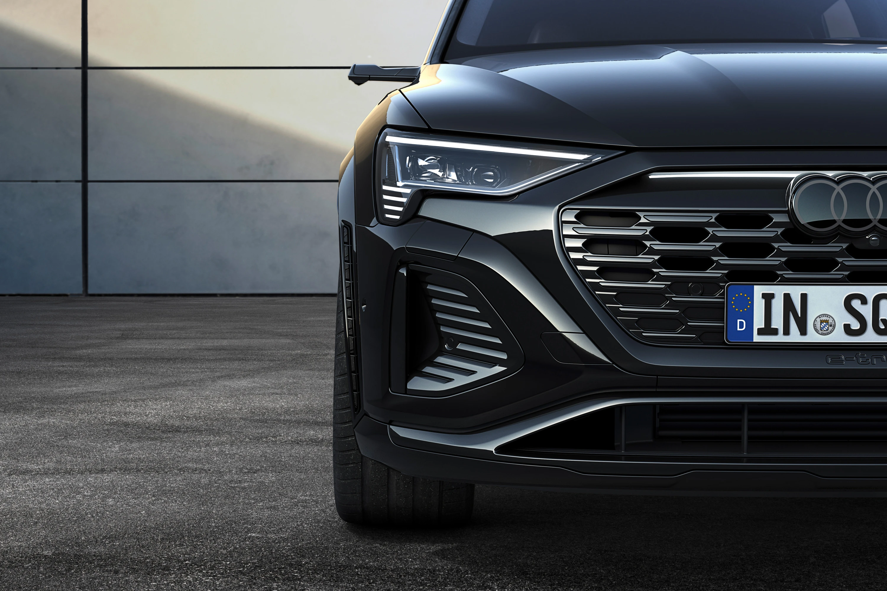 Audi SQ8 e-tron headlights view