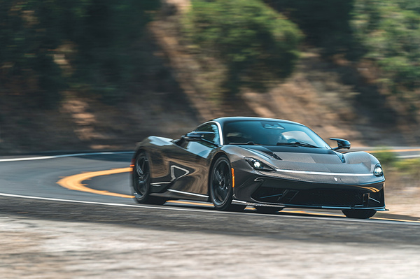 Automobili Pininfarina Battista dynamic view