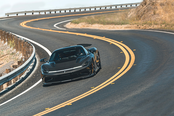 Automobili Pininfarina Battista dynamic view