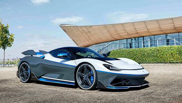 Automobili Pininfarina Battista exterior view