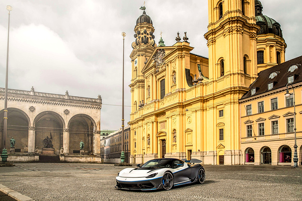 Automobili Pininfarina Battista exterior view