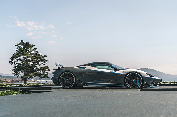 Automobili Pininfarina Battista exterior view