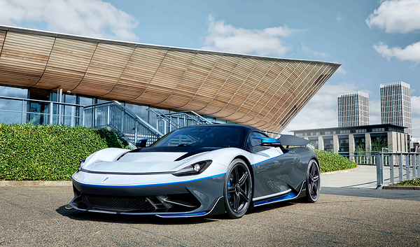 Automobili Pininfarina Battista exterior view
