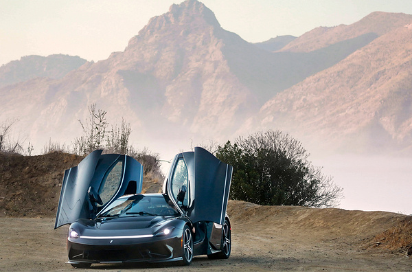 Automobili Pininfarina Battista exterior view