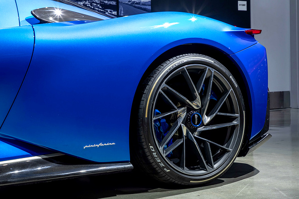 Automobili Pininfarina Battista wheels view