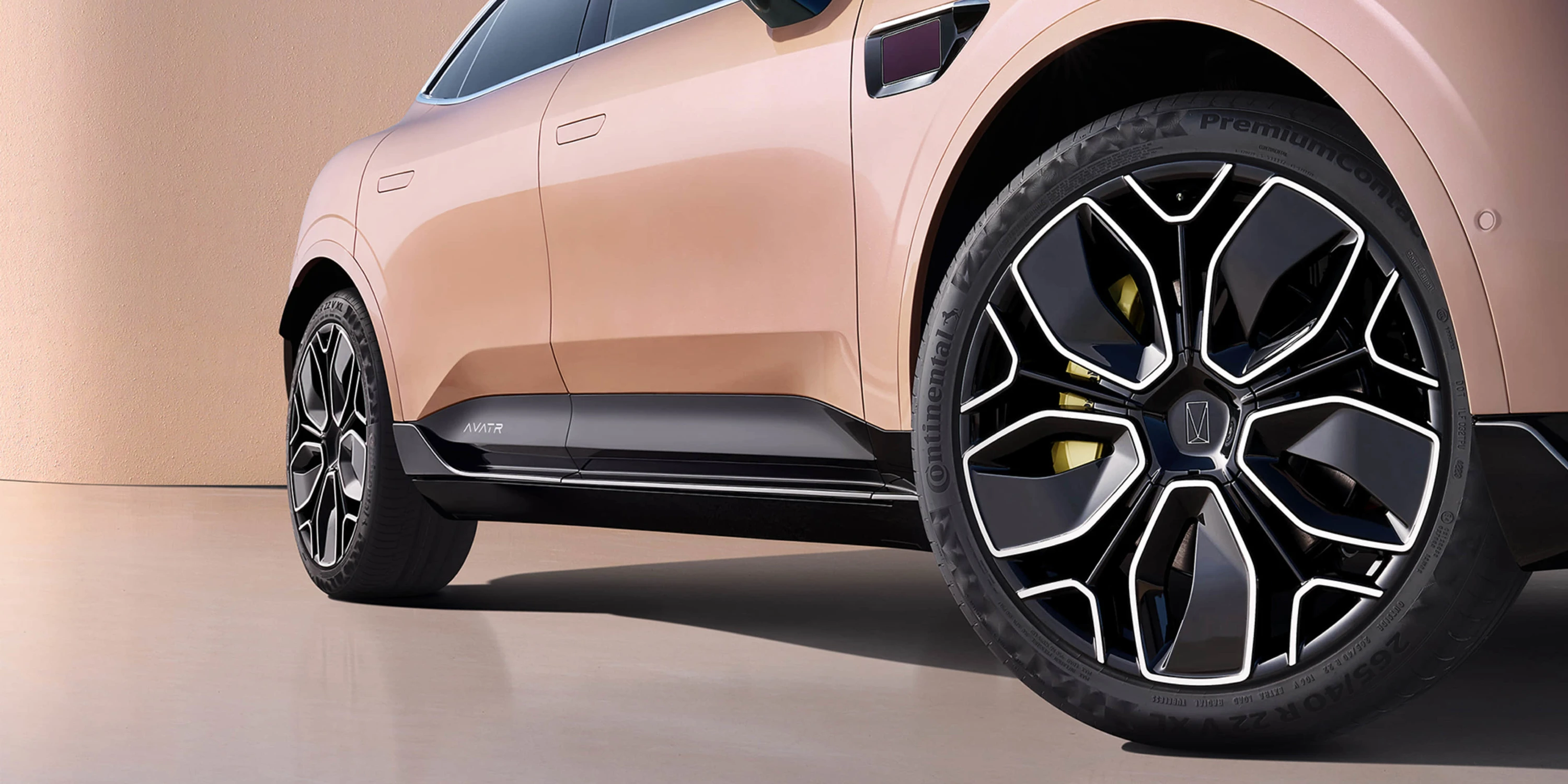 AVATR 11 RWD EV wheels view